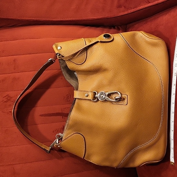 Dooney&Bourke pebble grain leather shoulder bag with logo lock - Picture 1 of 7